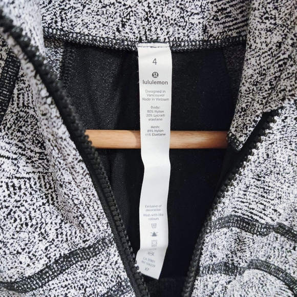 EUC Lululemon Define Jacket Inverted Feathered Jacquard White Black Sz 4 - Picture 4 of 5